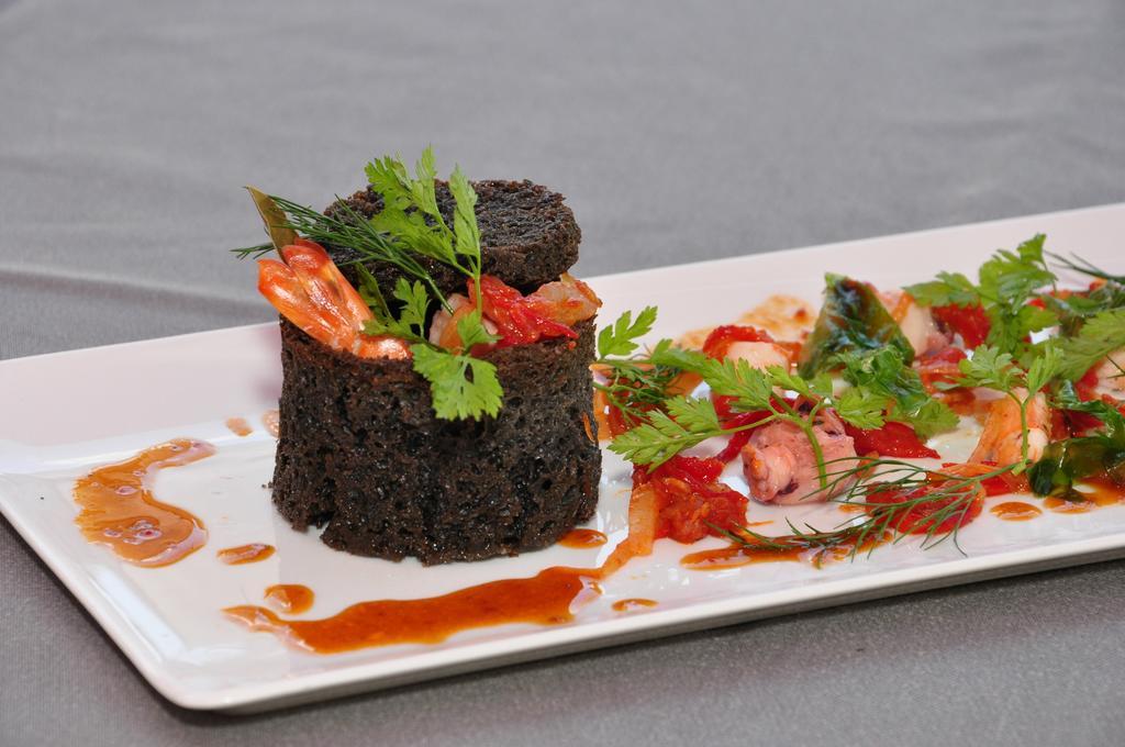 Logis L'Ermitage Hotel & Restaurant Saulges Zewnętrze zdjęcie
