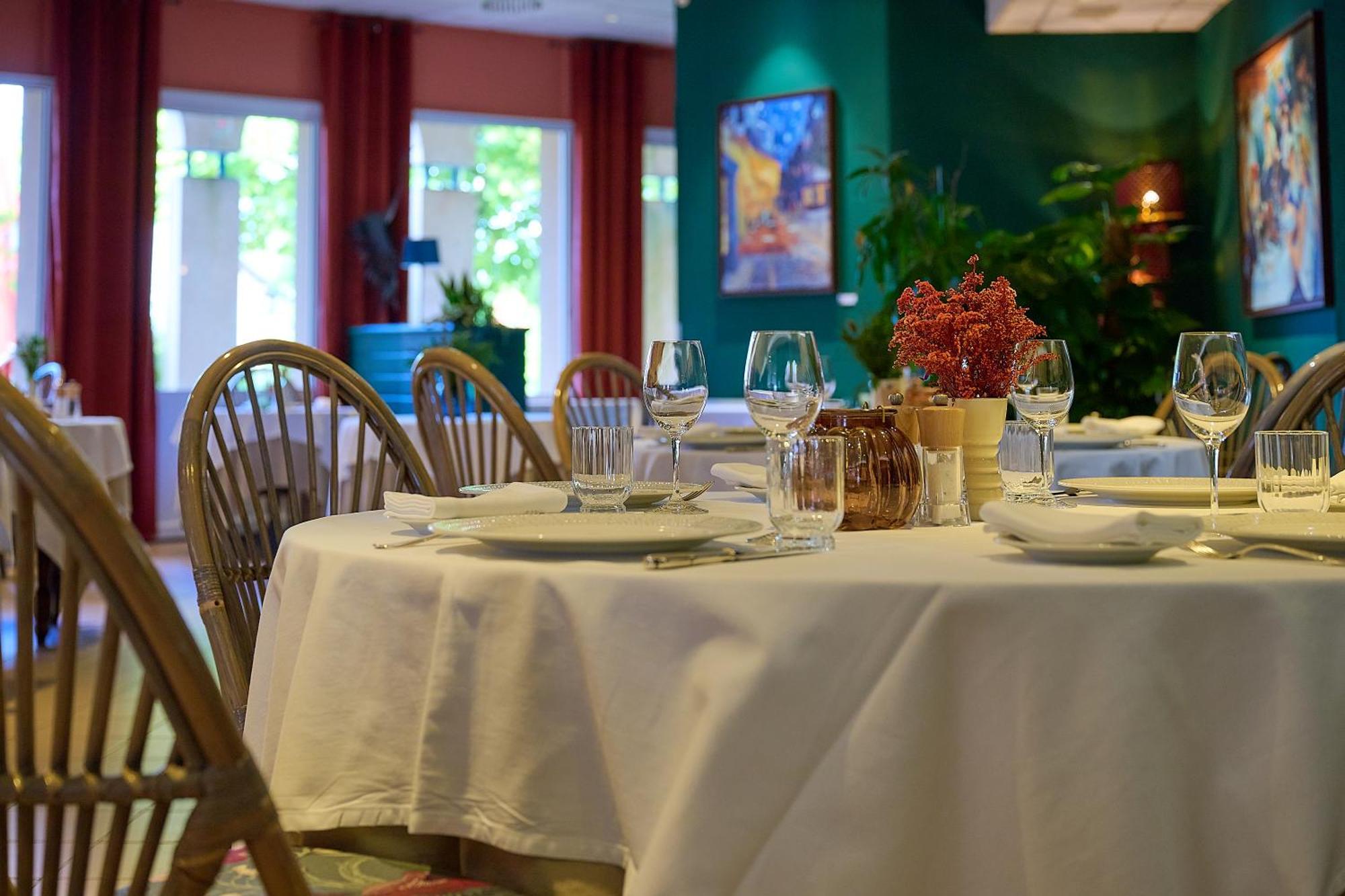 Logis L'Ermitage Hotel & Restaurant Saulges Zewnętrze zdjęcie