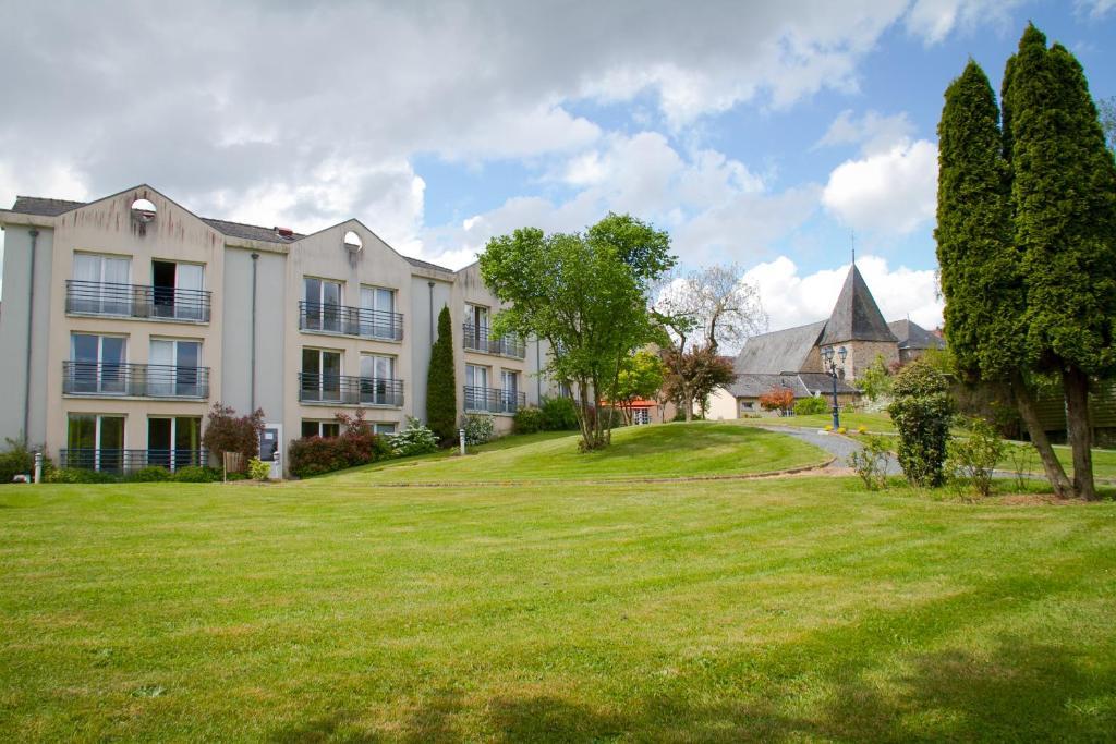 Logis L'Ermitage Hotel & Restaurant Saulges Zewnętrze zdjęcie