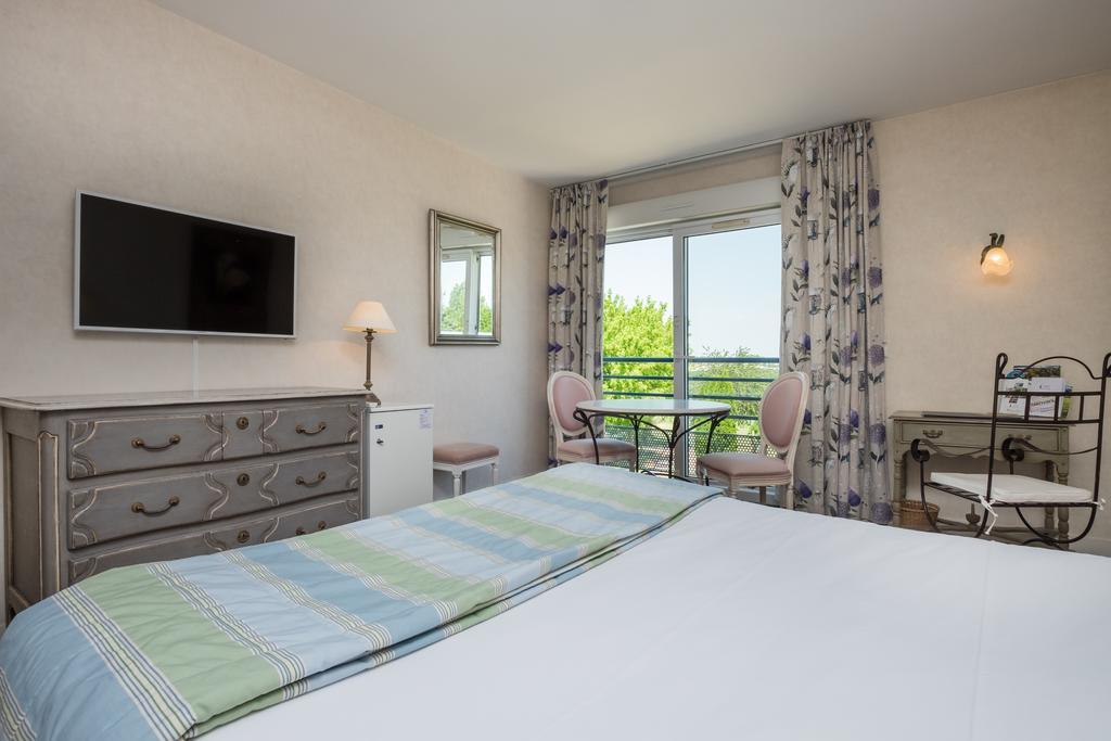 Logis L'Ermitage Hotel & Restaurant Saulges Zewnętrze zdjęcie