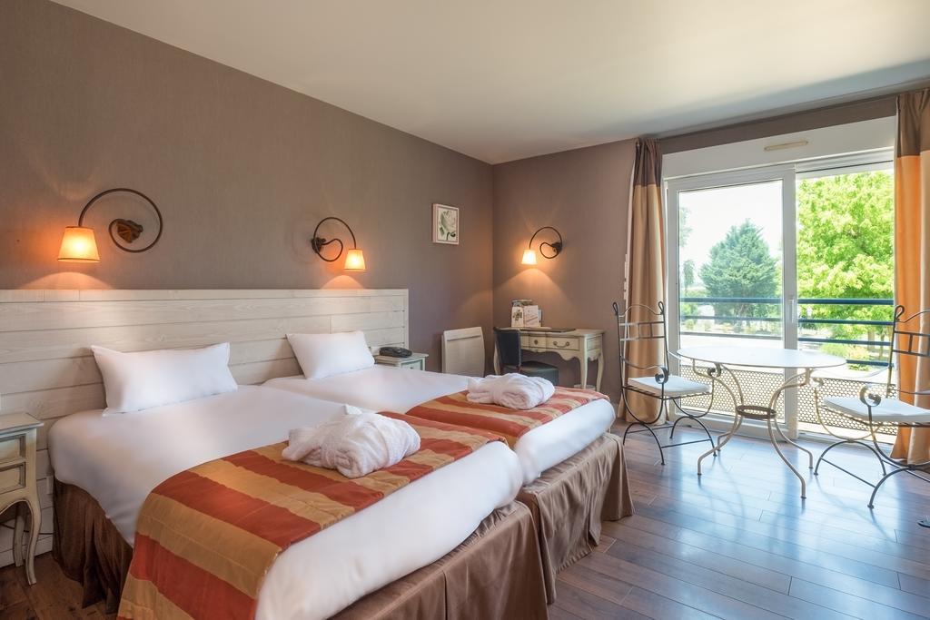 Logis L'Ermitage Hotel & Restaurant Saulges Zewnętrze zdjęcie